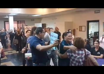 Trabajadores reclaman a Taddei no haber acatado suspensión a reforma del Poder Judicial