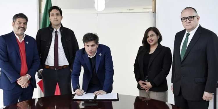 Kicillof firma convenio clave sobre litio con México