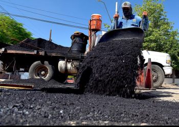 Con el programa Viernes en Tu Colonia se repararon baches en calles de la colonia Nueva España
