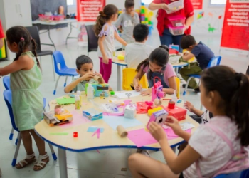 Donan recursos para promover espacios seguros a niños y adolescentes migrantes en Sonora