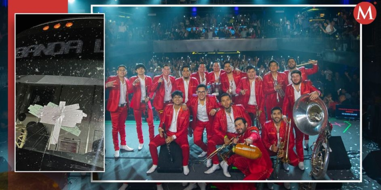 Banda Los Recoditos sufren intento de asalto en Hermosillo; su vehículo queda con terribles daños