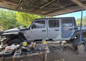 Decomisan cartuchos, cargadores y vehículos blindados en taller clandestino de Caborca