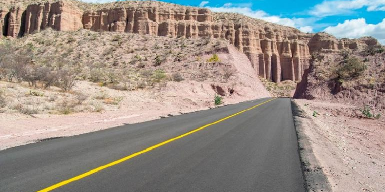 Carretera Agua Prieta-Janos se repara solo del lado de Sonora