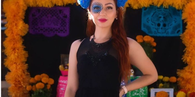 Maestra de primaria de Sonora conquista TikTok con su belleza