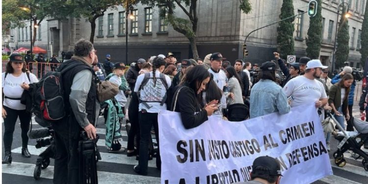 Familia LeBarón pide justicia en CDMX a cinco años de la masacre de Bavispe
