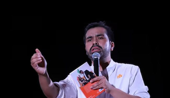 Jorge Álvarez Máynez se registra como candidato a dirigente nacional de Movimiento Ciudadano