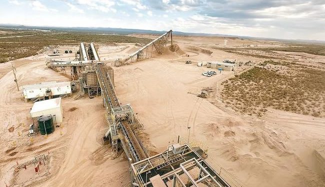 Denuncian en Canadá violaciones laborales en mina Camino Rojo