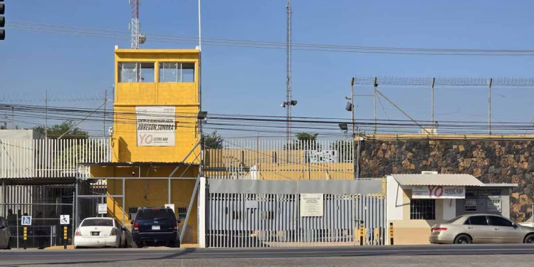 Activan Código Rojo por disturbio en Cereso de Cajeme; suman tres reos heridos