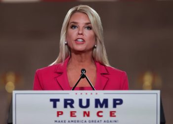 Trump elige a su aliada Pam Bondi para fiscal general tras la retirada de Matt Gaetz