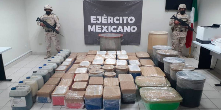 Decomisan 174 kilos de metanfetamina en Sonora; la droga estaba oculta en latas de chiles