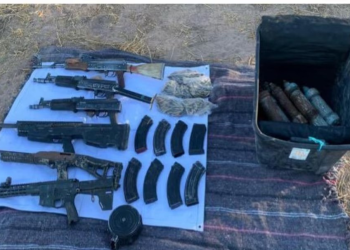 Ejército asegura vehículos, metanfetamina y arsenal en Sonora