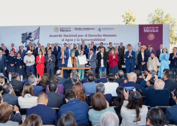 Alfonso Durazo y Claudia Sheinbaum participaron en la firma del Acuerdo Nacional por el Derecho Humano al Agua y la Sustentabilidad