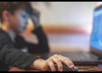 Llaman a padres de familia supervisar navegación en internet de menores para prevenir sean víctimas de delitos