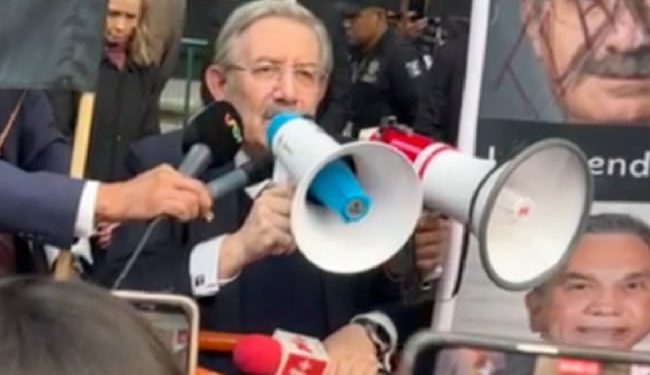 ‘Estamos tristes’, ministro Aguilar habla con trabajadores tras votación de la Reforma Judicial