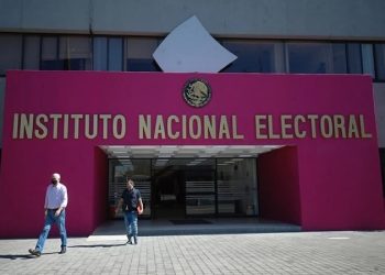 Morena y aliados impugnan controversia constitucional del INE