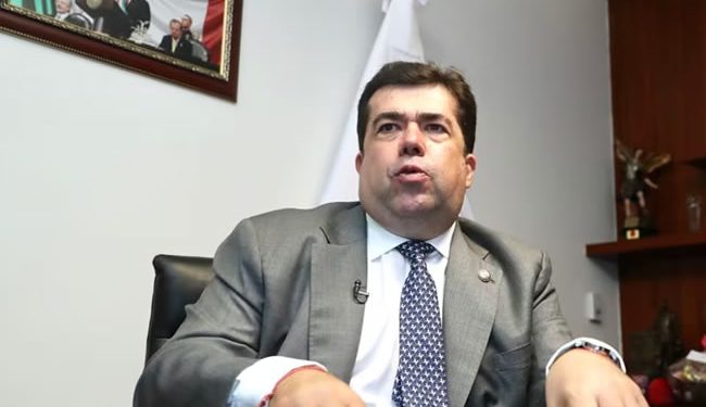 Da Cámara de Diputados casi 80 mil pesos a Pedro Haces para viaje a Suiza; 19 mil pesos de viáticos por día