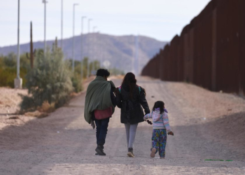 La expulsión de migrantes en EE.UU podría costar caro a la economía