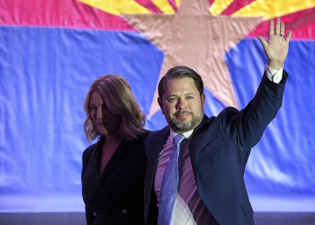 Demócrata Rubén Gallego gana la carrera al Senado por Arizona frente a la republicana Kari Lake