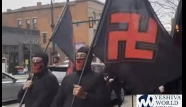 Envalentonados por la victoria de Trump, los neonazis vuelven a desfilar en EU