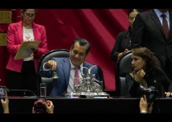 Gutiérrez Luna explica así el “voto fantasma” de Pedro Haces: “fue una intermitencia de internet”