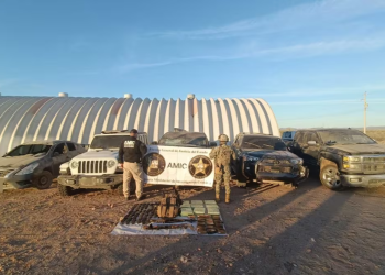 Aseguran búnker y arsenal en Pitiquito; también vehículos con reporte de robo