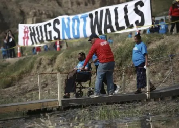 EE. UU.: Agentes bloquean y maltratan a solicitantes de asilo mexicanos