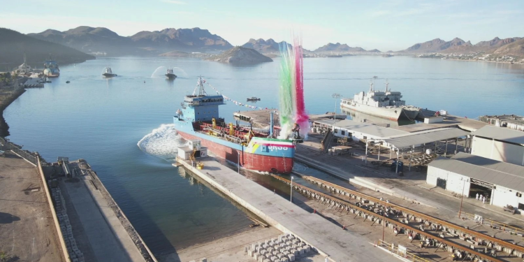 Marina realiza la botadura de la Draga Autopropulsada ARM “Capitán Hilario Rodríguez Malpica”