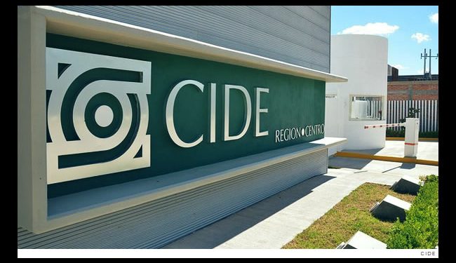 Directivo de Banxico se lanza contra el CIDE y las universidades públicas