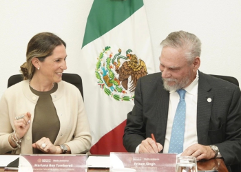 Firman Semarnat y Sea Shepherd convenio a favor de biodiversidad marina