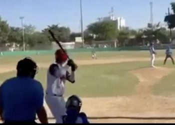 En Culiacán niños salen corriendo durante partido de beisbol infantil por balacera