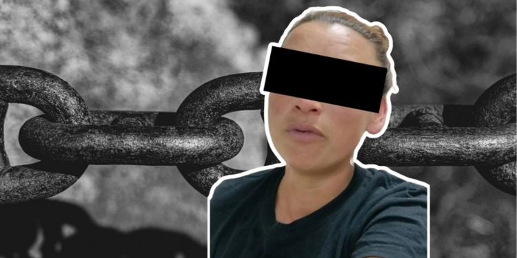 Detienen a madre que mantenía encadenado a su hijo de 11 años en Sonora