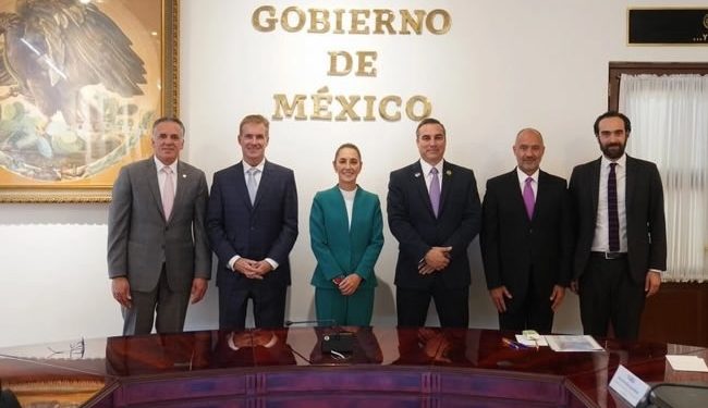 Se reúne Sheinbaum con el director de Canadian Pacific Kansas City