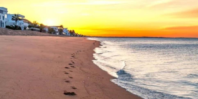 Este pueblo de Sonora con playa y casitas blancas podría ser uno de los más bellos de México