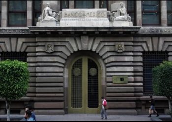 Ingresan al país 54 mil mdd de enero a octubre por remesas: BdeM