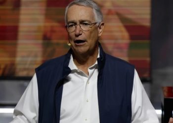 Salinas Pliego debe pagar adeudo de impuestos, enfatiza Sheinbaum