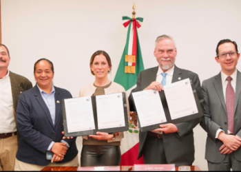 El sector ambiental federal firma convenio para preservar la biodiversidad marina