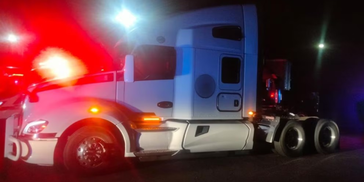 Capturan a tres implicados en ataque a un tractocamión en Caborca que dejó un muerto