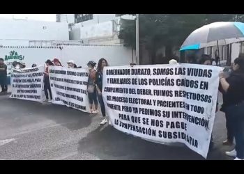 Regresan viudas de policías a tomar las calles de Hermosillo