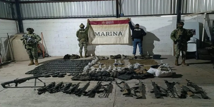 En cuatro días, Marina incauta armas, explosivos, droga y detiene a más de 30 personas en Sonora
