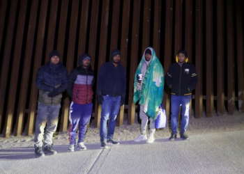 Migrantes de Bangladesh que cruzaron muro fronterizo fueron detenidos; serán expulsados de EU