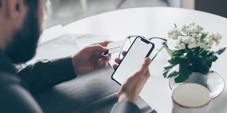 Estafan en Sonora usando inteligencia artificial para clonar voces; alertan sobre nueva modalidad de fraude