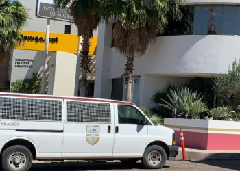 Trasladan a migrantes a las oficinas del INM de Hermosillo; al menos 600 personas han sido deportadas