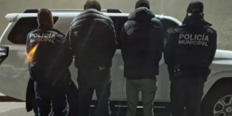 Dos Menores de Edad Detenidos en Cajeme al Circular en Vehículo con Reporte de Robo