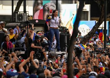 María Corina Machado reaparece y lidera las protestas contra la investidura de Maduro