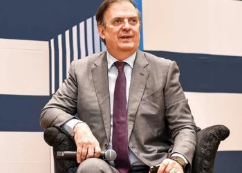 Ebrard: Ya hay plan en caso de aranceles; ‘mantenemos diálogo’, dice la Presidenta