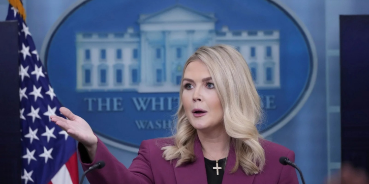 Aranceles de 25 por ciento a México a partir del sábado, confirma la vocera de Trump