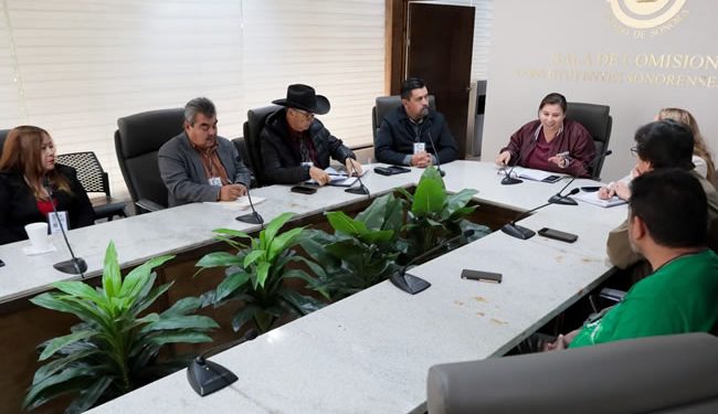 Encabeza diputada Vicky Espinoza segunda reunión con inconformes del paso a desnivel Solidaridad-Colosio.