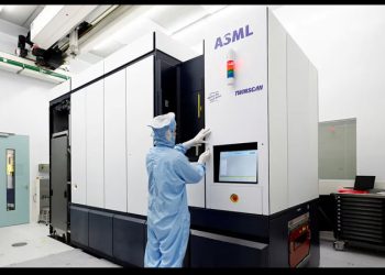 La irrupción de la IA china DeepSeek sacude las Bolsas al amenazar el dominio de la estadounidense Nvidia y otras tecnológicas