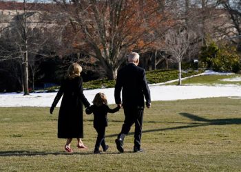 El buen Joe sale por la puerta trasera