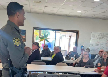 “Pájaros de la Nieve” reciben orientación de la Patrulla Fronteriza